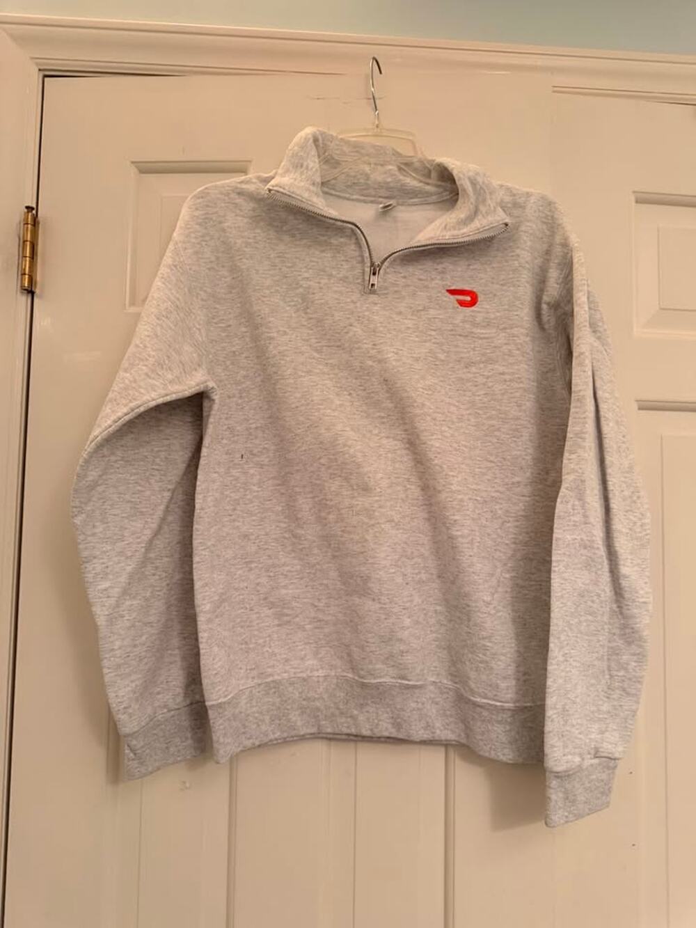 Doordash heather grey quarter zip size small – Women's